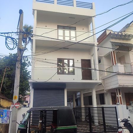 Alam Homestay Kochi Buitenkant foto
