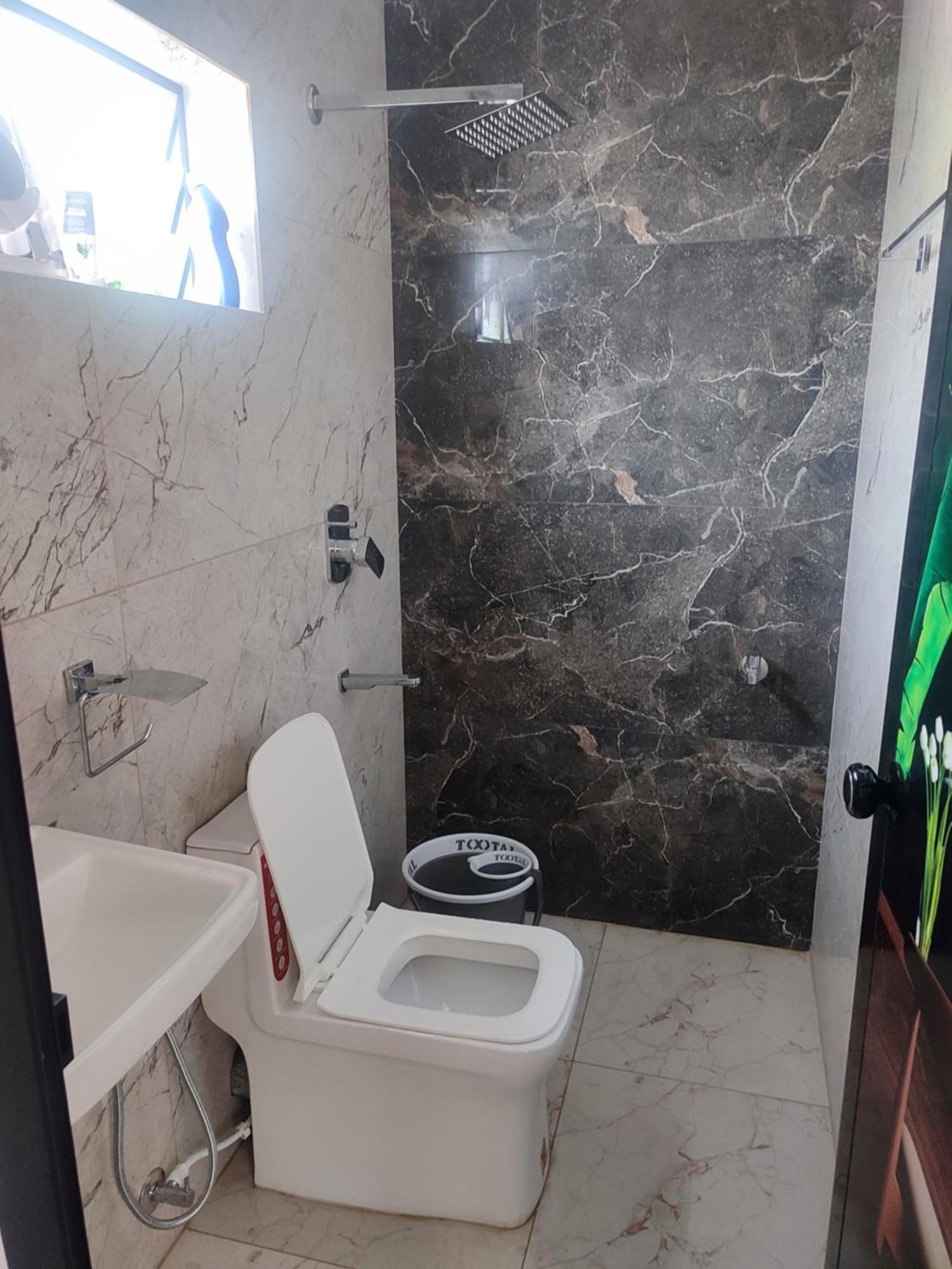 Alam Homestay Kochi Buitenkant foto