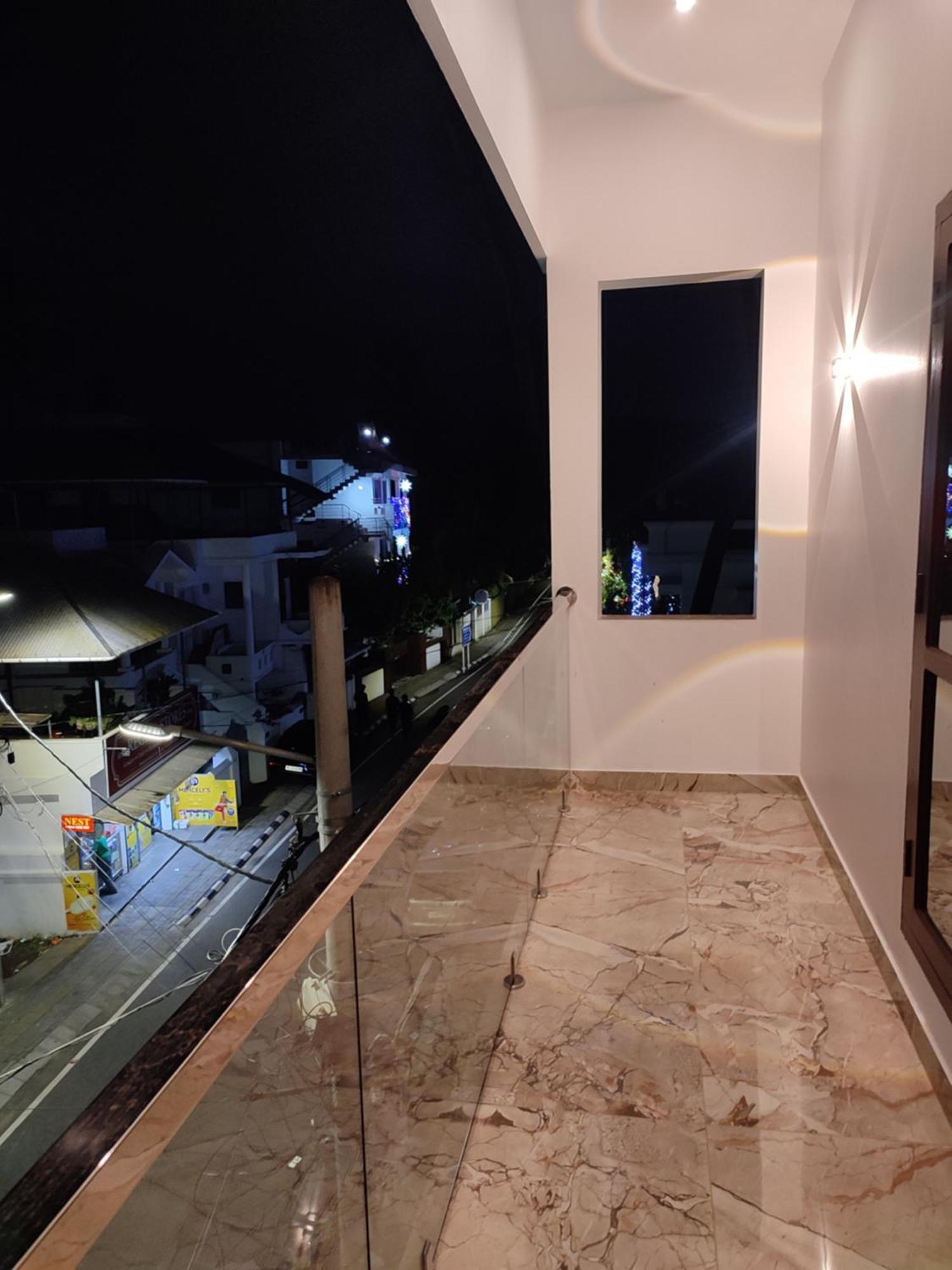 Alam Homestay Kochi Buitenkant foto