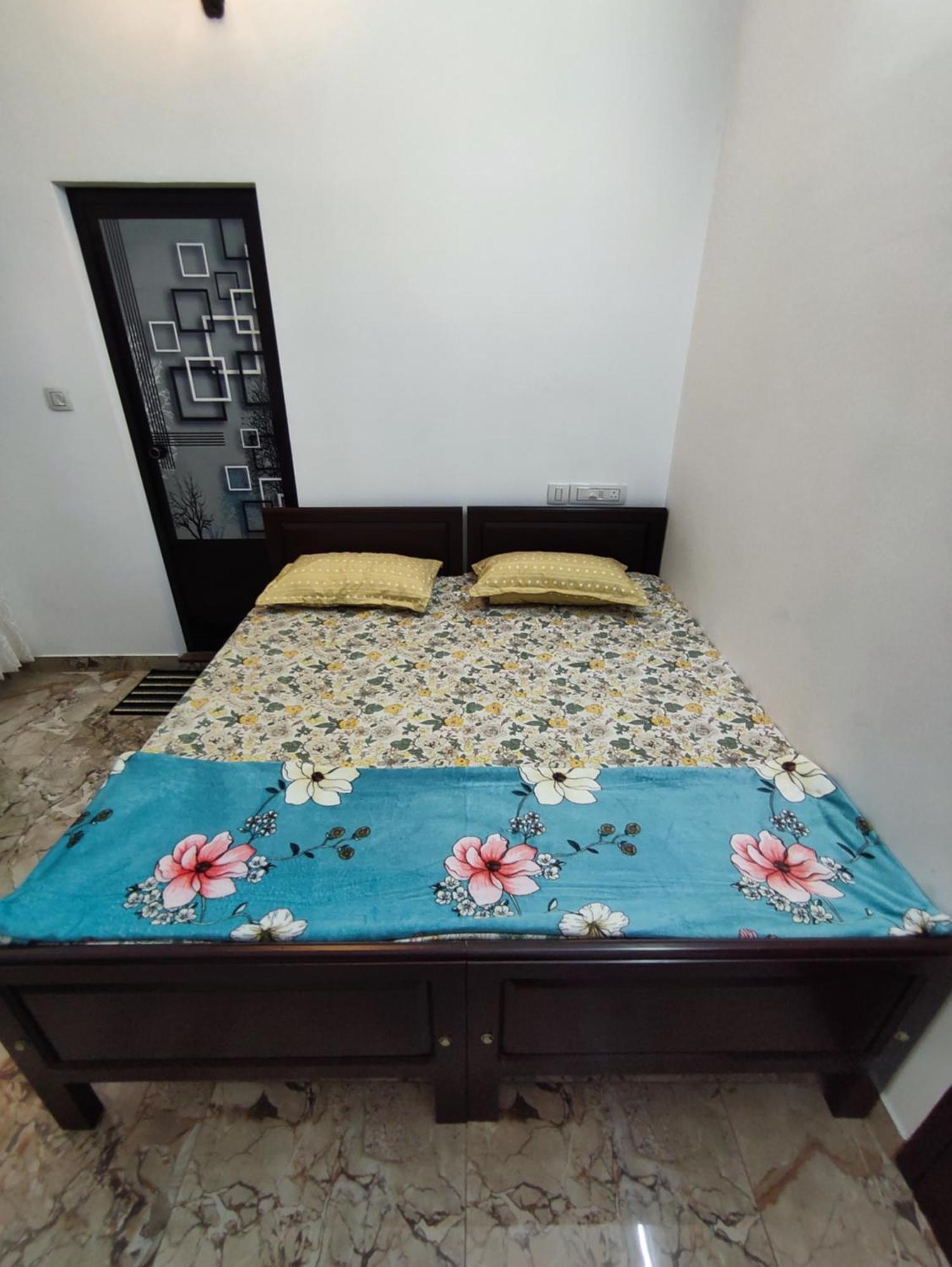 Alam Homestay Kochi Buitenkant foto